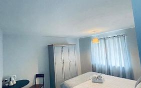 II Comfortable Room, Shared House