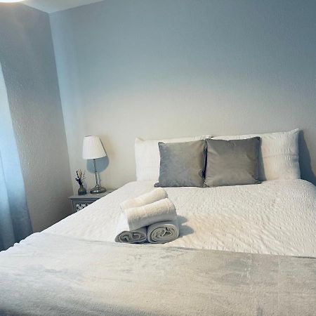 II Comfortable Room, Shared House Almondsbury Exterior photo