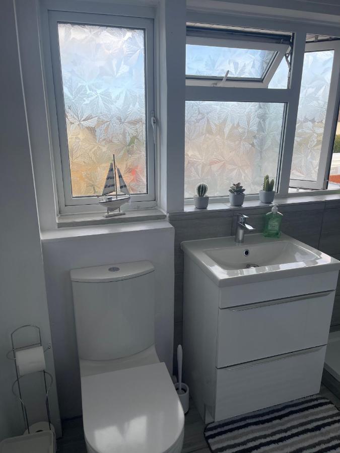 II Comfortable Room, Shared House Almondsbury Exterior photo